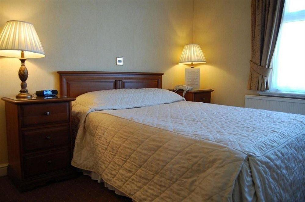 Cheshire Hospitality Ltd T\/A Lennox Lea Studios & Apartments Sale Extérieur photo