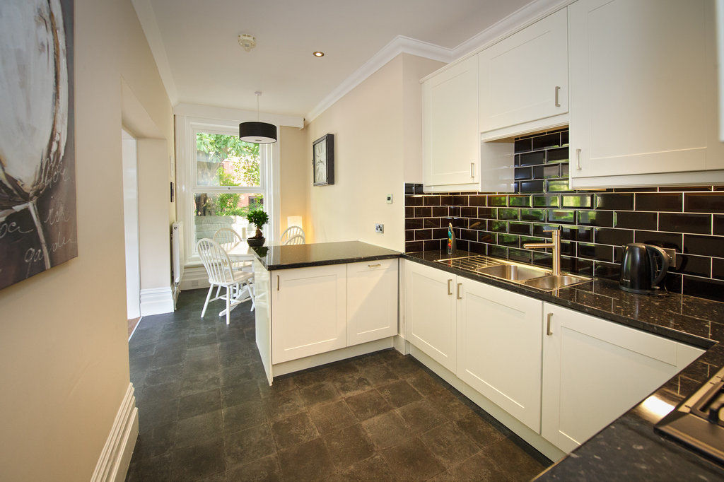 Cheshire Hospitality Ltd T\/A Lennox Lea Studios & Apartments Sale Extérieur photo