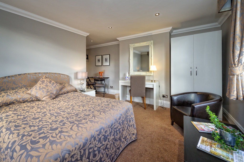 Cheshire Hospitality Ltd T\/A Lennox Lea Studios & Apartments Sale Extérieur photo