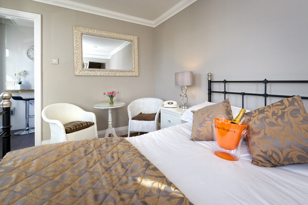 Cheshire Hospitality Ltd T\/A Lennox Lea Studios & Apartments Sale Extérieur photo