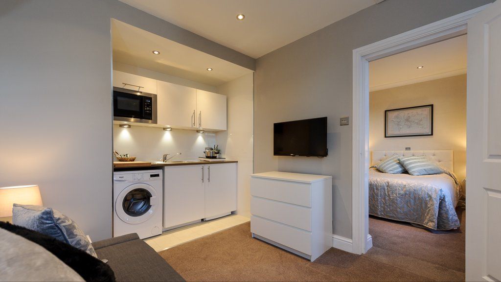Cheshire Hospitality Ltd T\/A Lennox Lea Studios & Apartments Sale Extérieur photo